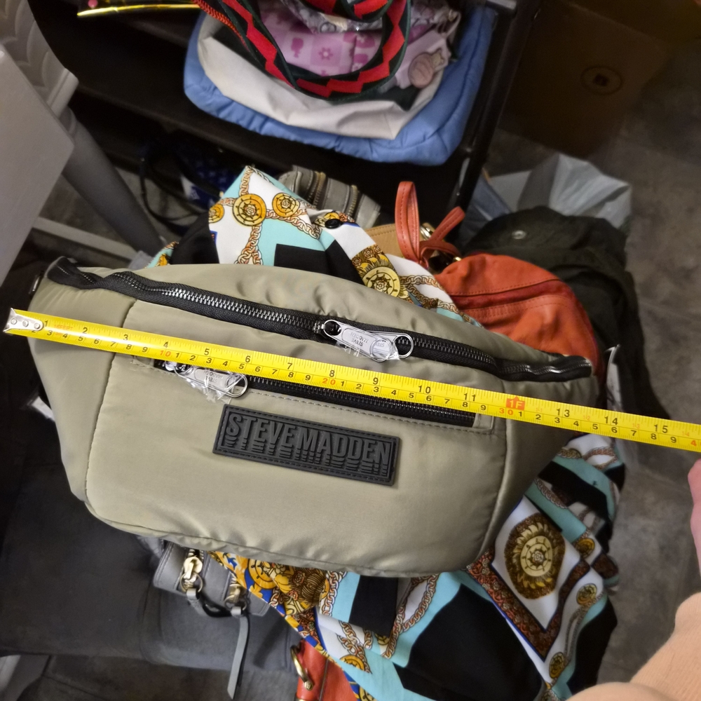 Steve Madden Bplazza Sling Travel Bag NWT - Picture 7 of 8